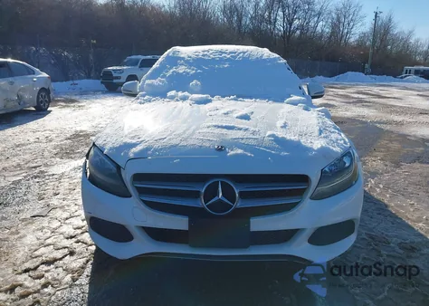 2018 Mercedes-Benz C 300 4Matic из США, поврежденный, VIN 55SWF4KB8JU257228